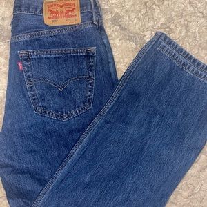 Mens Levi’s Jeans. No distressing to them.